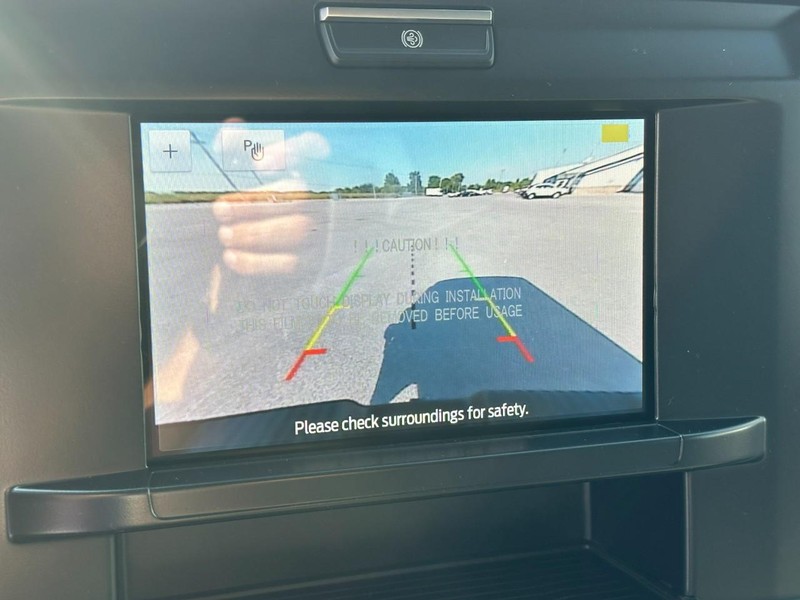 Ford Super Duty F-250 SRW Vehicle Full-screen Gallery Image 14