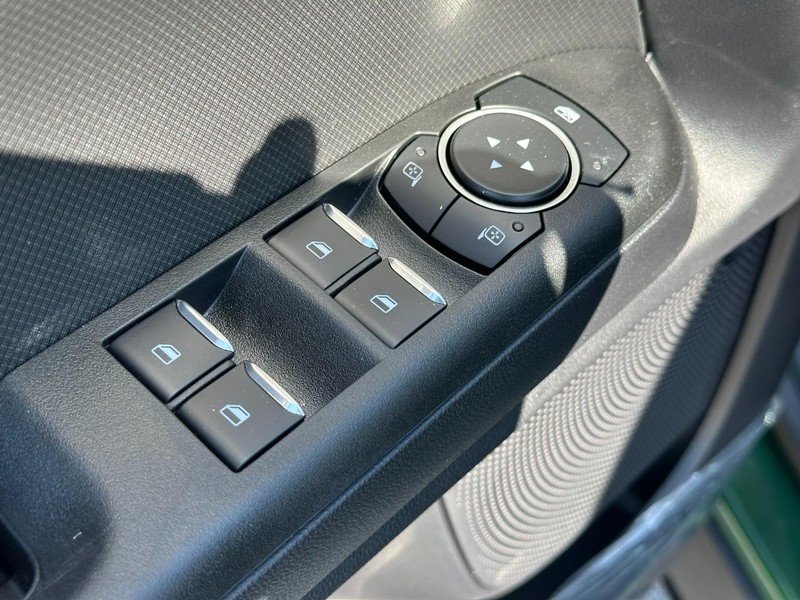 Ford Bronco Sport Vehicle Full-screen Gallery Image 9