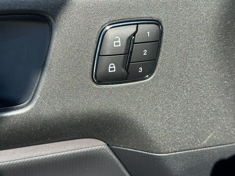 Ford Bronco Sport Vehicle Full-screen Gallery Image 10