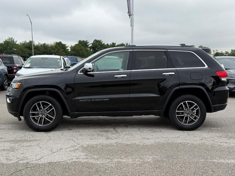 Jeep Grand Cherokee Vehicle Full-screen Gallery Image 2