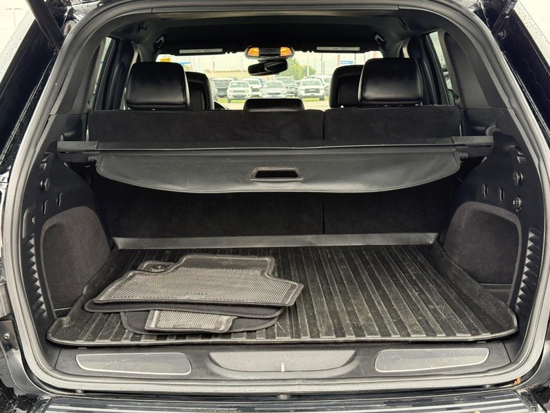 Jeep Grand Cherokee Vehicle Full-screen Gallery Image 6