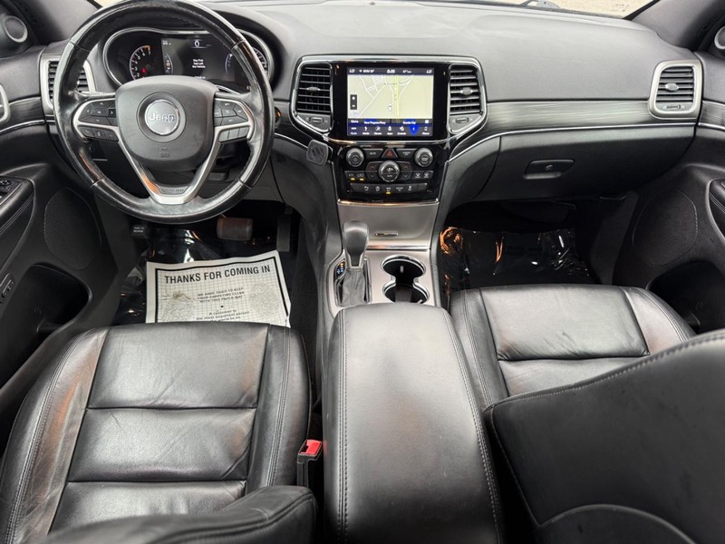 Jeep Grand Cherokee Vehicle Full-screen Gallery Image 11