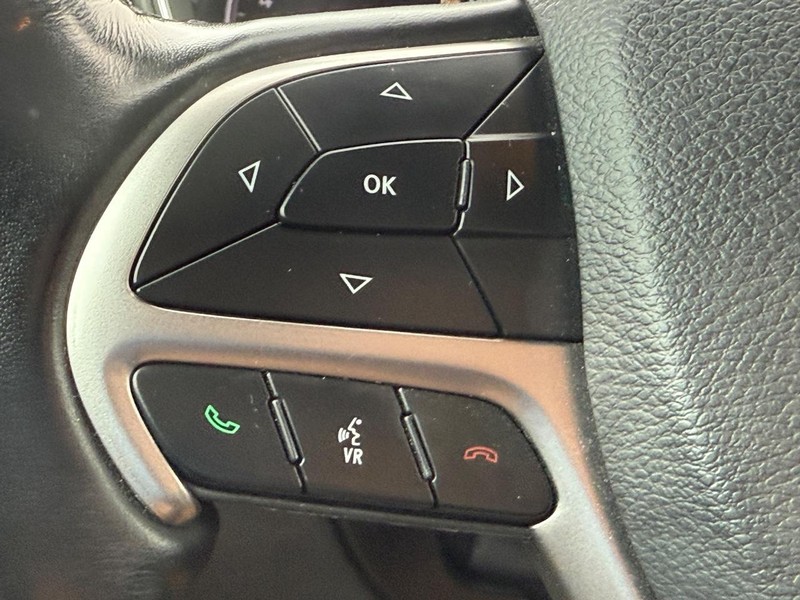 Jeep Grand Cherokee Vehicle Full-screen Gallery Image 13