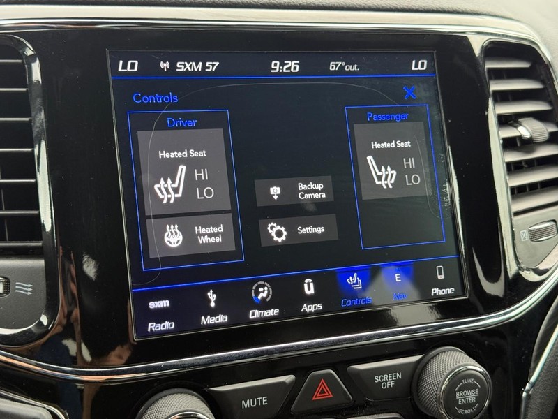 Jeep Grand Cherokee Vehicle Full-screen Gallery Image 18