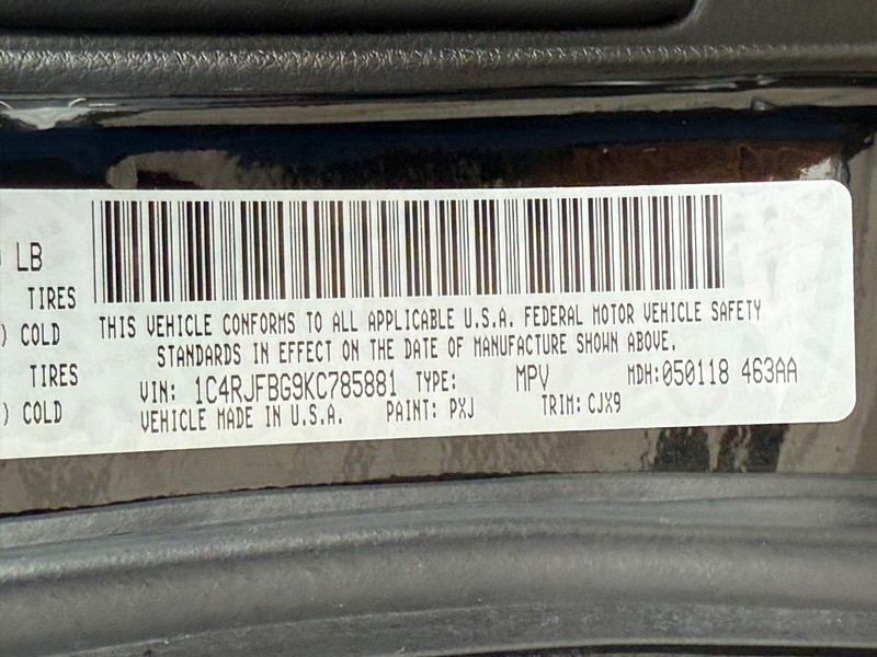 Jeep Grand Cherokee Vehicle Full-screen Gallery Image 28