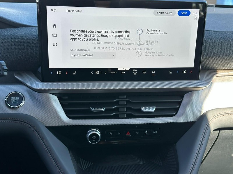 Ford Explorer Vehicle Full-screen Gallery Image 8