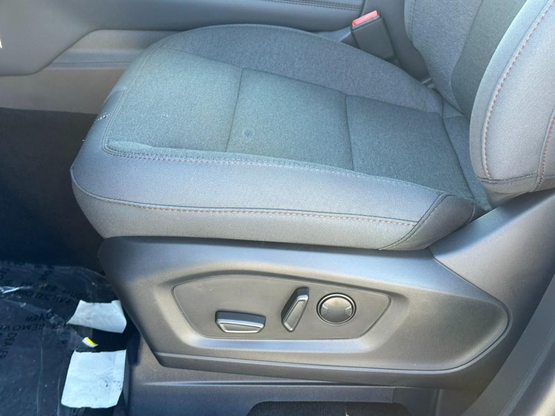 Ford Explorer Vehicle Full-screen Gallery Image 11