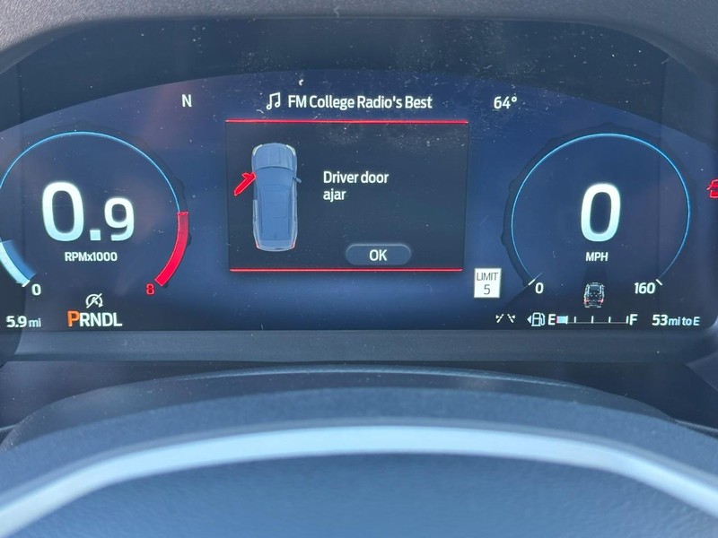 Ford Explorer Vehicle Full-screen Gallery Image 14