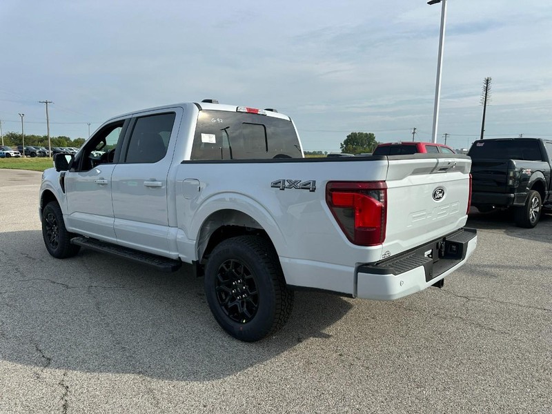 Ford F-150 Vehicle Full-screen Gallery Image 3