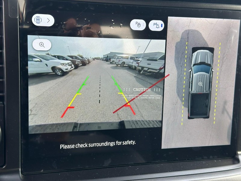 Ford F-150 Vehicle Full-screen Gallery Image 16