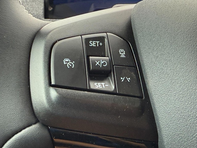 Ford Mustang Mach-E Vehicle Full-screen Gallery Image 9