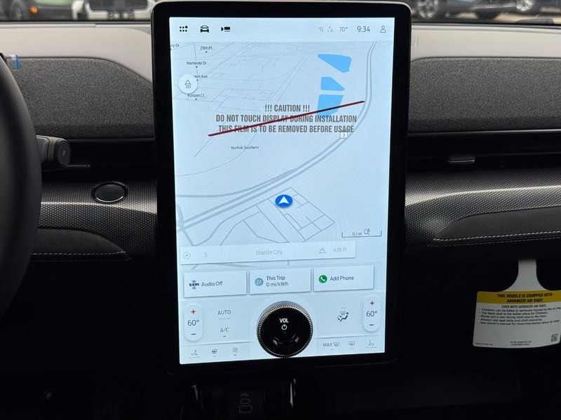 Ford Mustang Mach-E Vehicle Full-screen Gallery Image 12