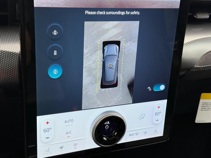 Ford Mustang Mach-E Vehicle Full-screen Gallery Image 14