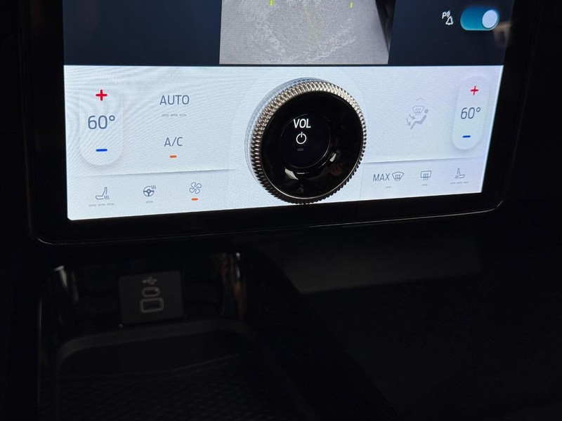 Ford Mustang Mach-E Vehicle Full-screen Gallery Image 15