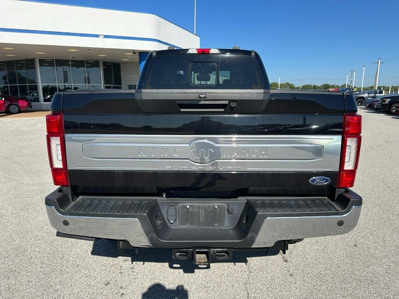 Ford Super Duty F-250 SRW Vehicle Full-screen Gallery Image 4