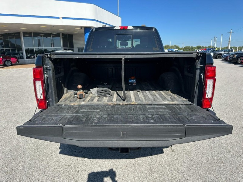 Ford Super Duty F-250 SRW Vehicle Full-screen Gallery Image 5