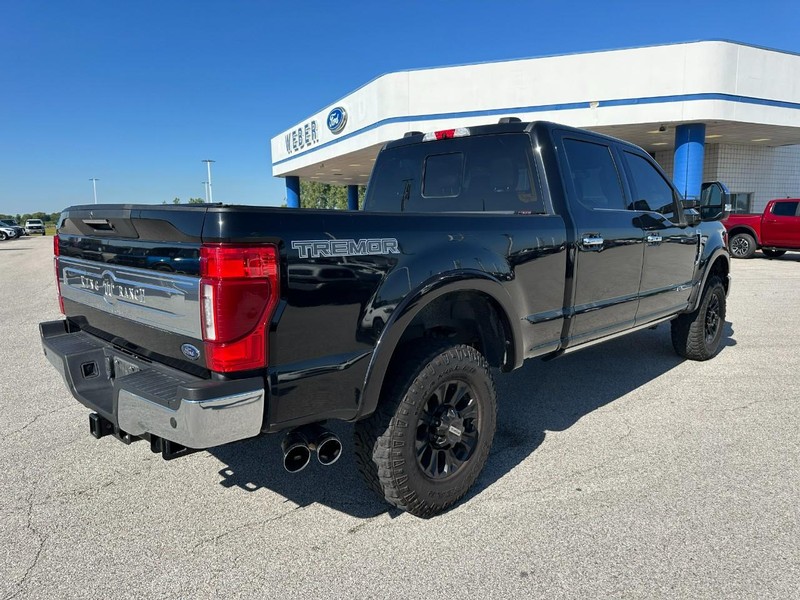 Ford Super Duty F-250 SRW Vehicle Full-screen Gallery Image 6