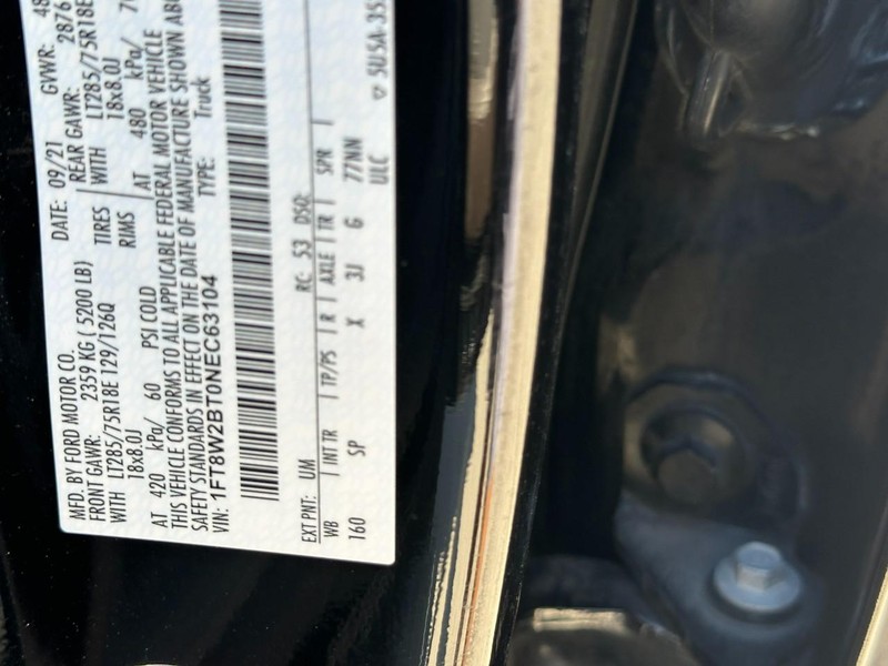 Ford Super Duty F-250 SRW Vehicle Full-screen Gallery Image 25