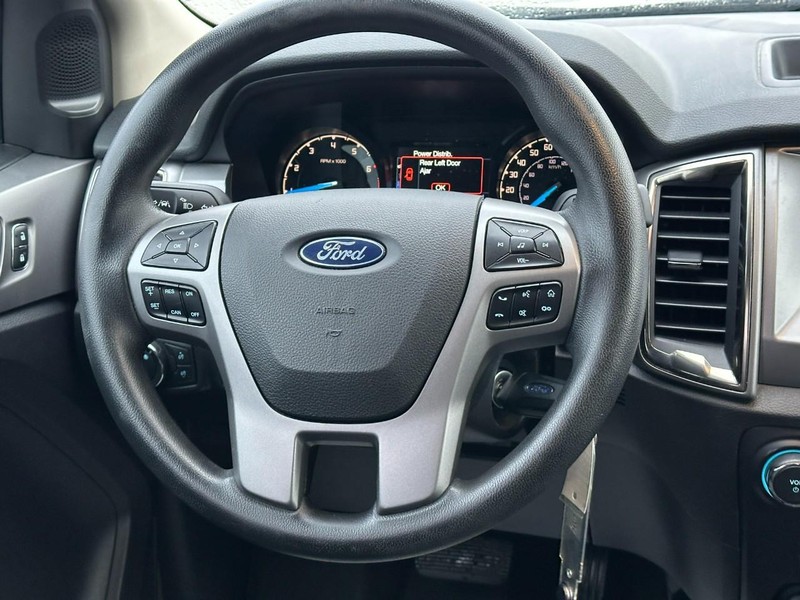 Ford Ranger Vehicle Full-screen Gallery Image 12