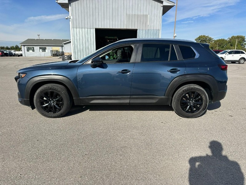 Mazda CX-50 Vehicle Full-screen Gallery Image 2