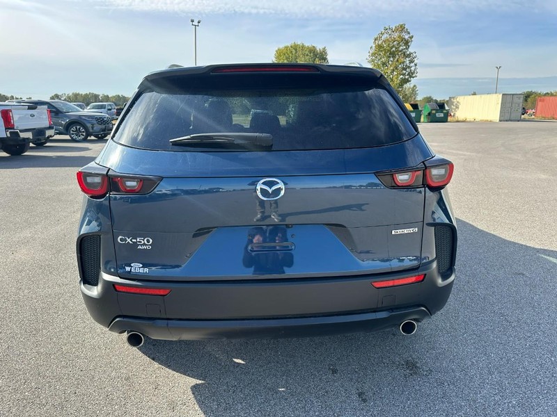 Mazda CX-50 Vehicle Full-screen Gallery Image 4