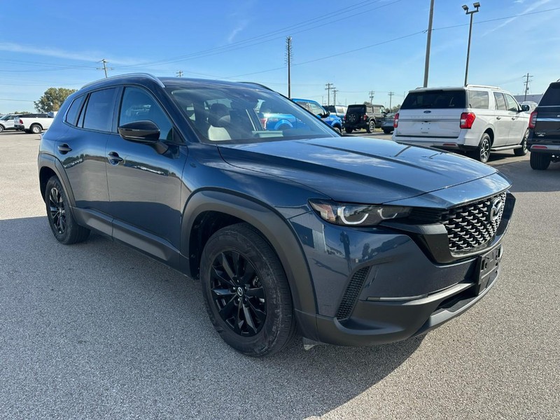 Mazda CX-50 Vehicle Full-screen Gallery Image 8