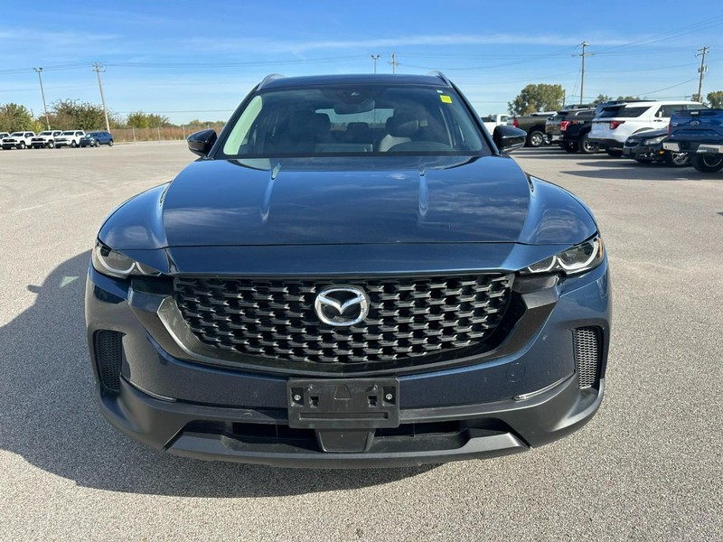 Mazda CX-50 Vehicle Full-screen Gallery Image 9