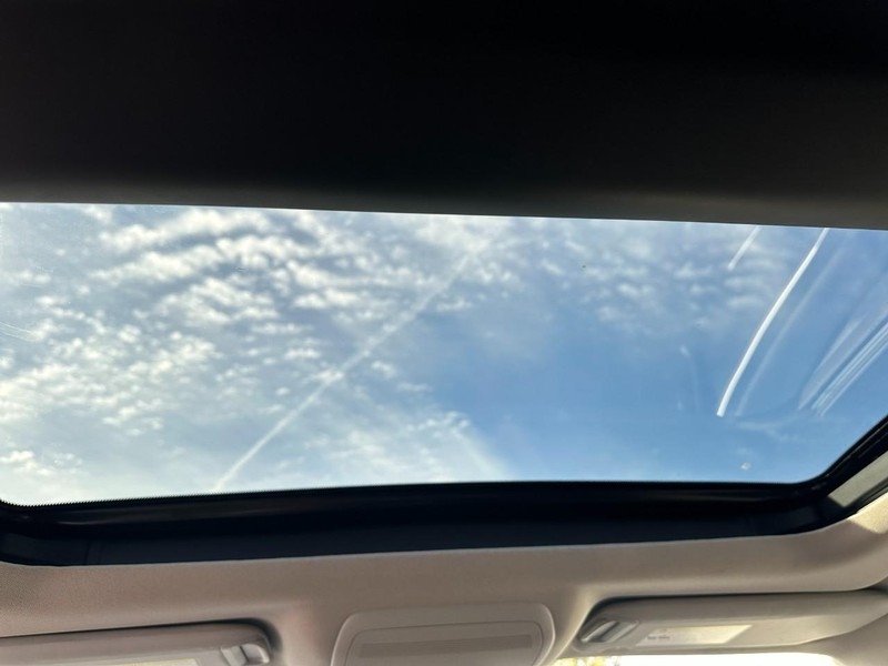 Mazda CX-50 Vehicle Full-screen Gallery Image 11