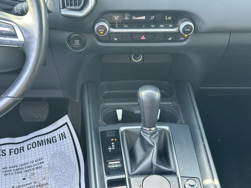 Mazda CX-50 Vehicle Full-screen Gallery Image 15