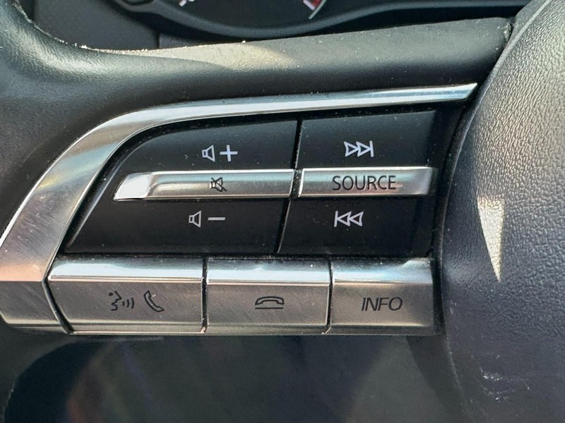 Mazda CX-50 Vehicle Full-screen Gallery Image 19