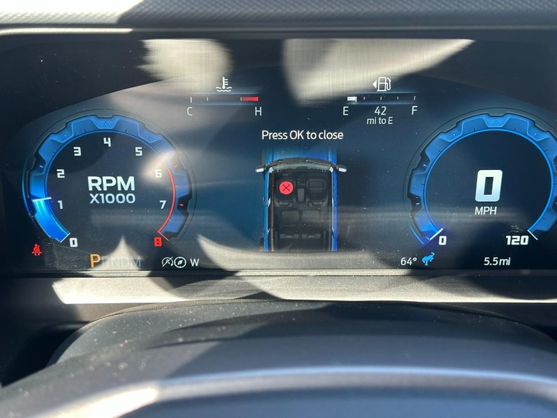 Ford Bronco Vehicle Full-screen Gallery Image 10