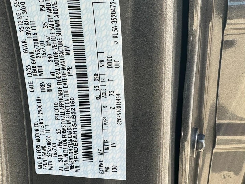 Ford Bronco Vehicle Full-screen Gallery Image 14