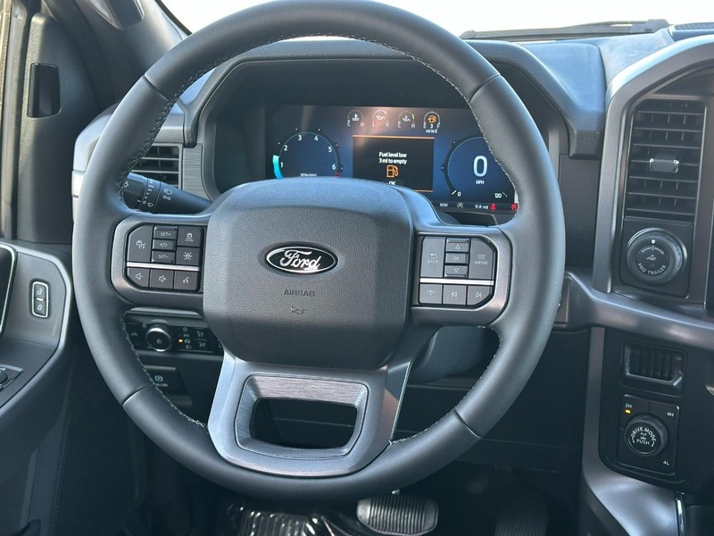 Ford F-150 Vehicle Full-screen Gallery Image 6