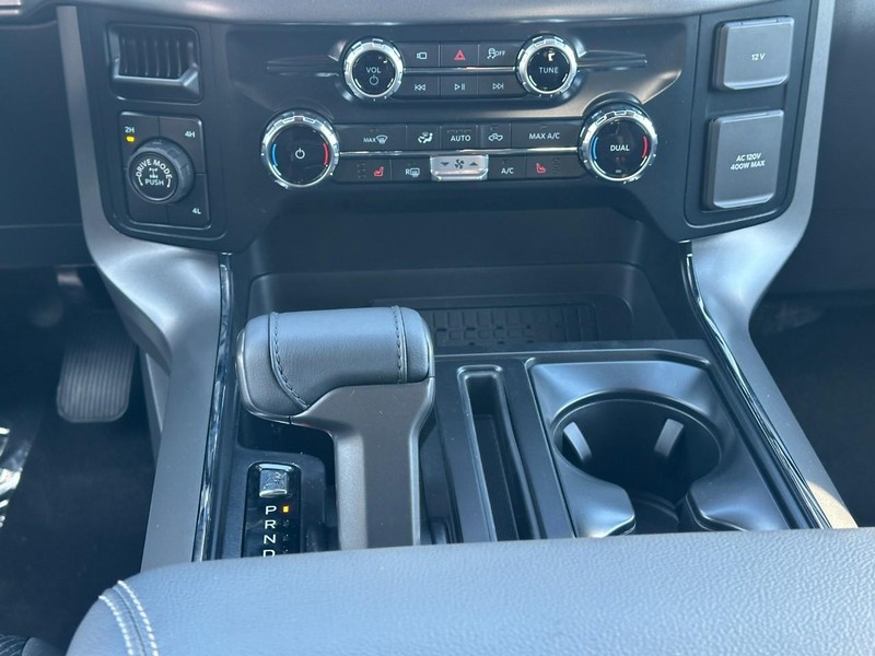 Ford F-150 Vehicle Full-screen Gallery Image 8