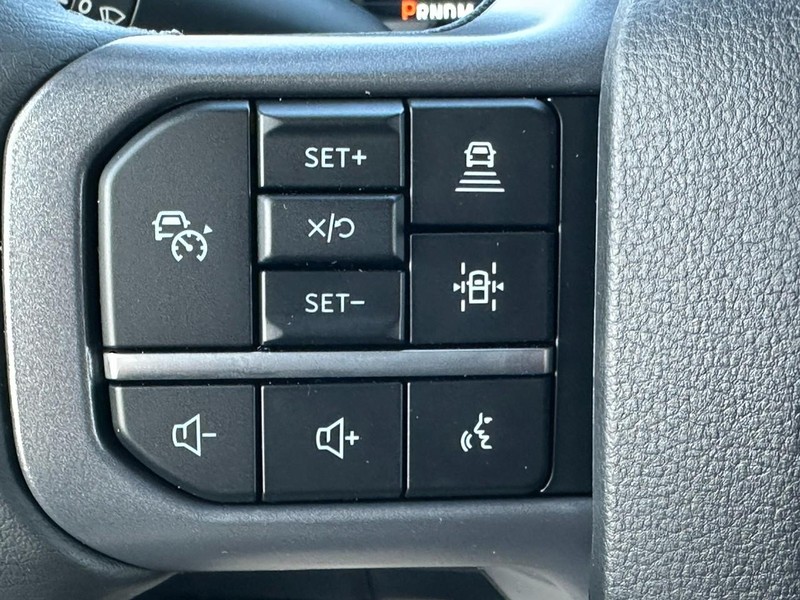 Ford F-150 Vehicle Full-screen Gallery Image 11