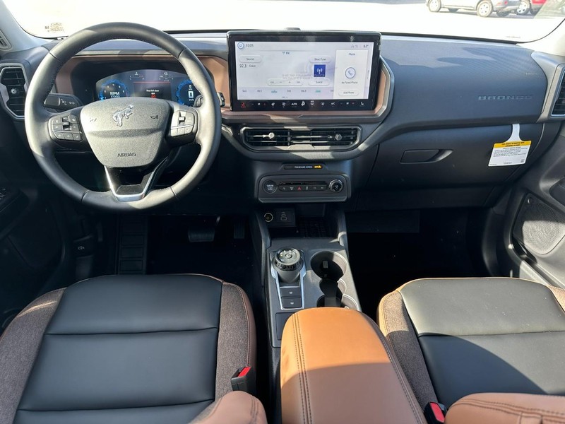 Ford Bronco Sport Vehicle Full-screen Gallery Image 5