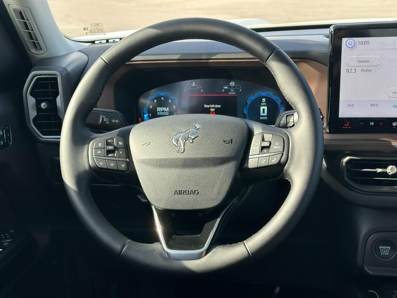 Ford Bronco Sport Vehicle Full-screen Gallery Image 6