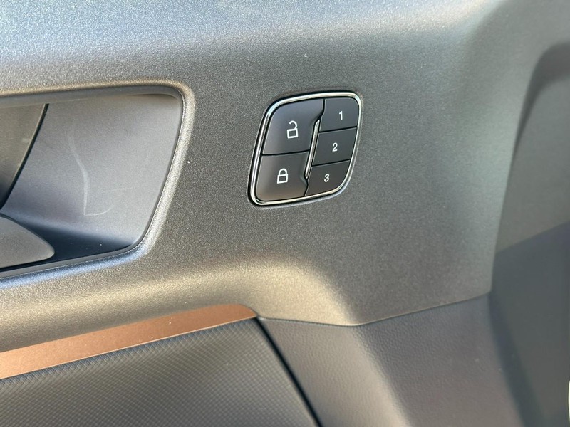 Ford Bronco Sport Vehicle Full-screen Gallery Image 10