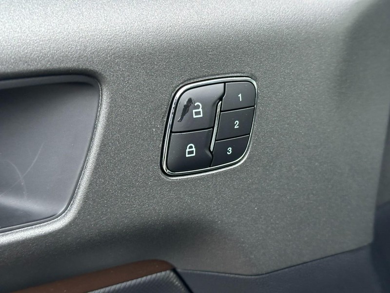 Ford Bronco Sport Vehicle Full-screen Gallery Image 10