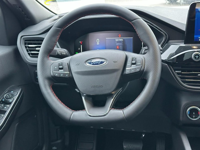 Ford Escape Vehicle Full-screen Gallery Image 7