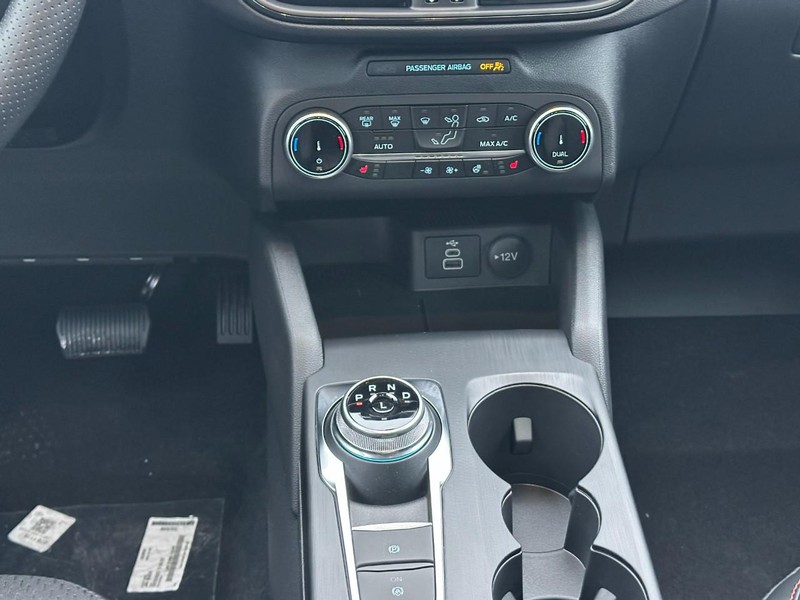 Ford Escape Vehicle Full-screen Gallery Image 9