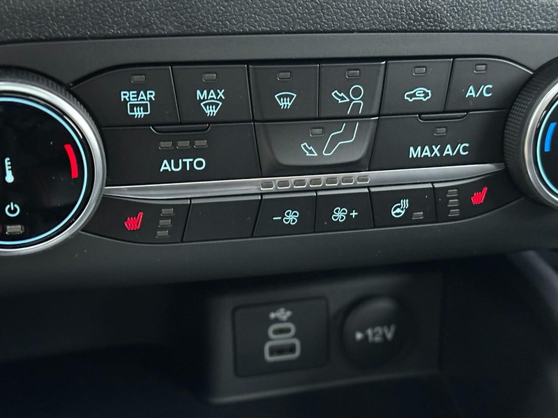 Ford Escape Vehicle Full-screen Gallery Image 14