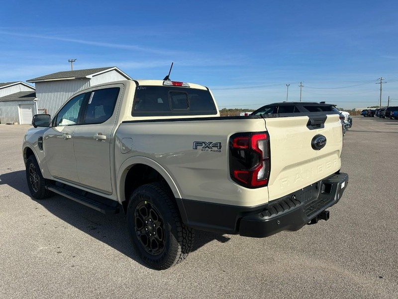 Ford Ranger Vehicle Full-screen Gallery Image 3