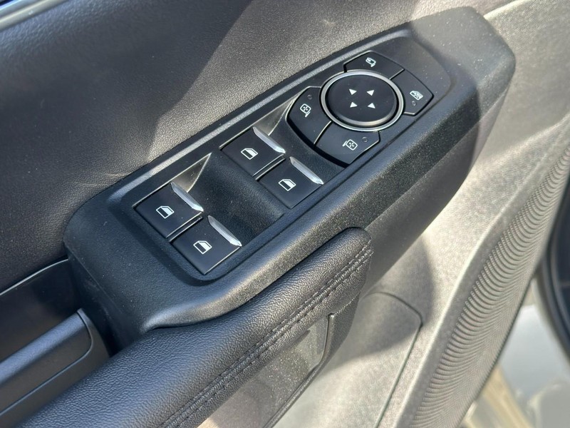 Ford Ranger Vehicle Full-screen Gallery Image 9