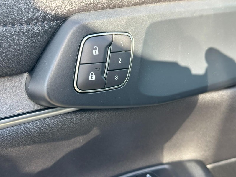 Ford Ranger Vehicle Full-screen Gallery Image 10