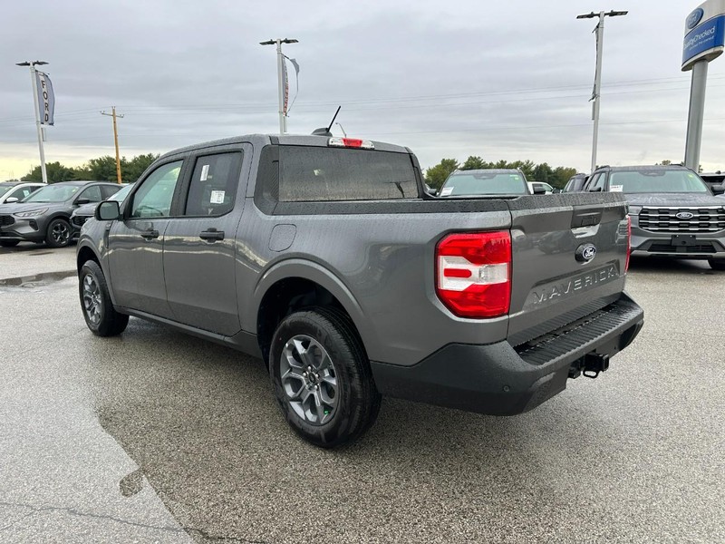 Ford Maverick Vehicle Full-screen Gallery Image 3