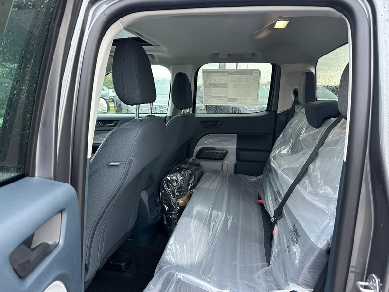 Ford Maverick Vehicle Full-screen Gallery Image 4