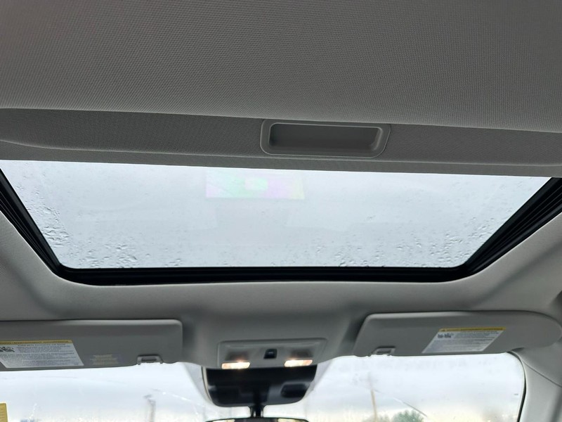 Ford Maverick Vehicle Full-screen Gallery Image 5