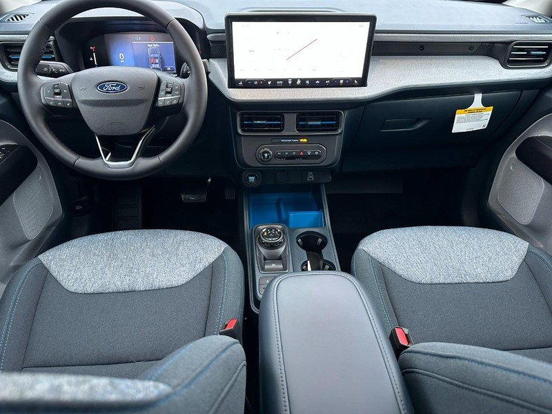 Ford Maverick Vehicle Full-screen Gallery Image 6