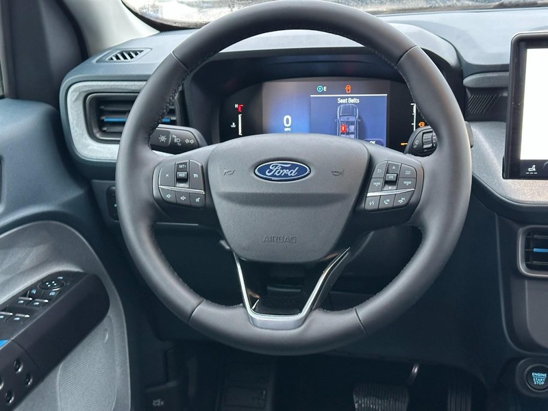 Ford Maverick Vehicle Full-screen Gallery Image 7